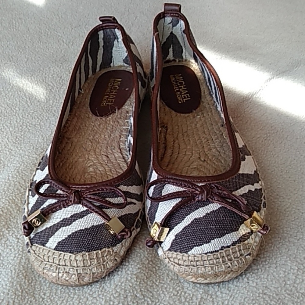 New Michael Kors flats.NWT